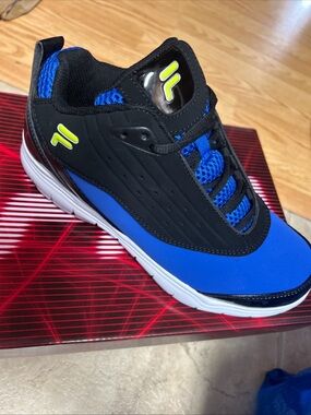 Fila Kids Boy Blue and Black Sneakers Athletic Shoes New 6.5us
